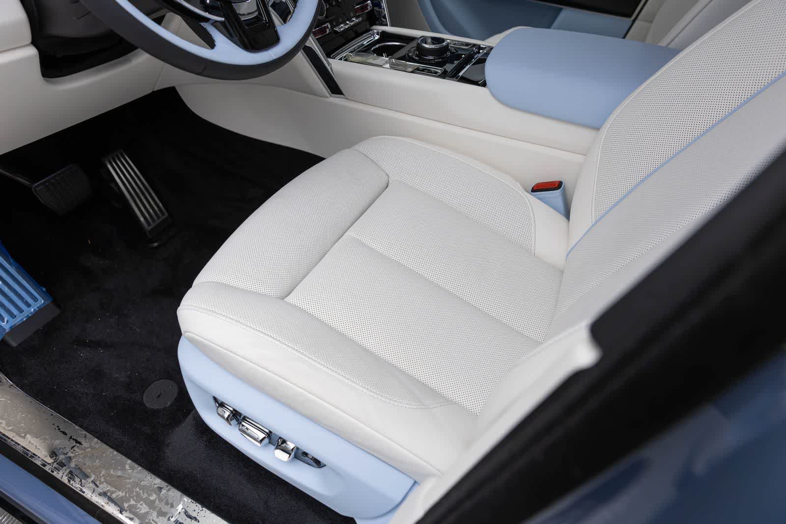 New 2027 Rolls-Royce Cullinan AWD/4WD image 30