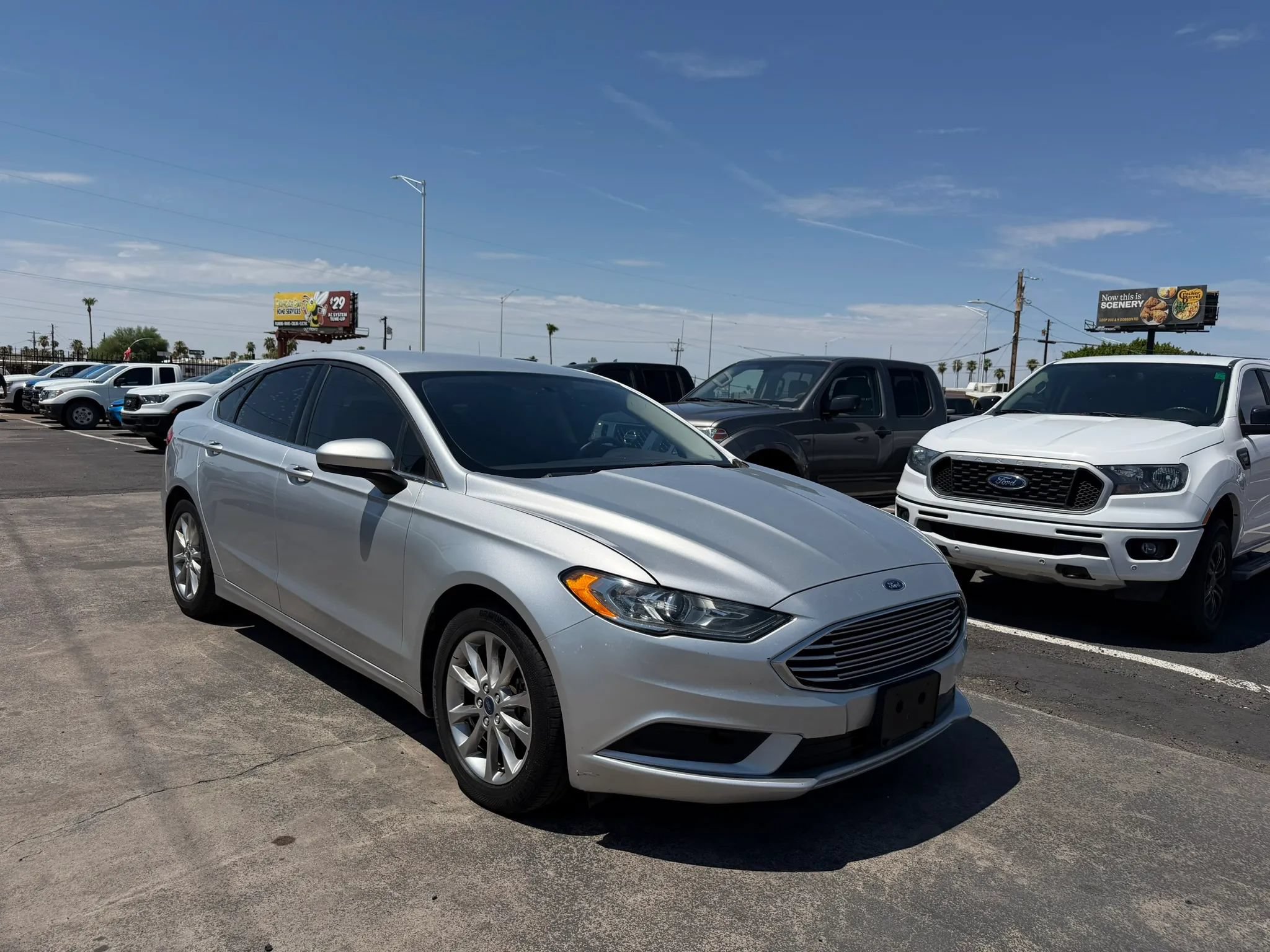 Used 2017 Ford Fusion SE FWD image 12