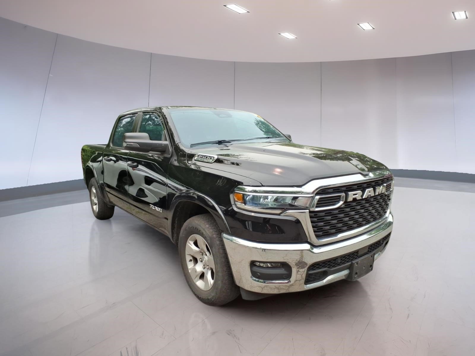 Used 2025 RAM 1500 Big Horn AWD/4WD image 1