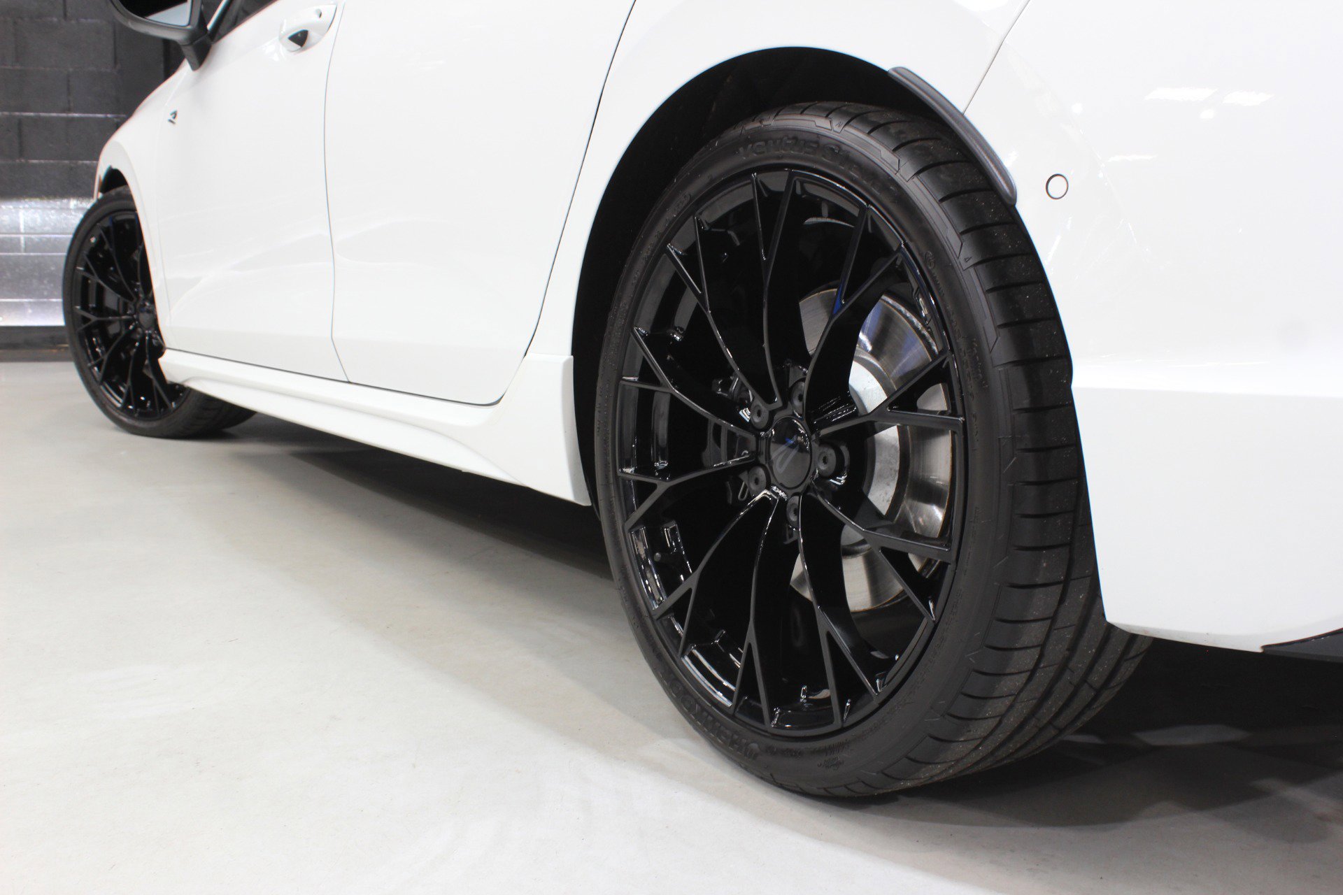 Used 2025 Volkswagen Golf R Black Edition w/ Euro Stye Package image 27