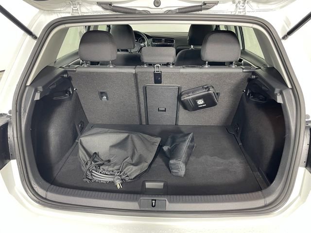 Used 2019 Volkswagen e-Golf SE w/ Driver Assistance Package image 17