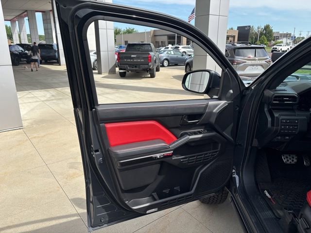 Used 2025 Toyota Tacoma TRD Pro AWD/4WD image 25