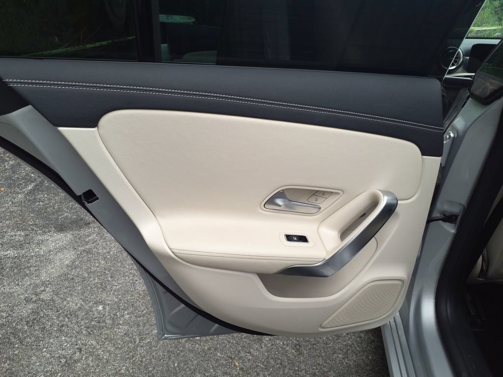 Used 2021 Mercedes-Benz CLA 250 image 21