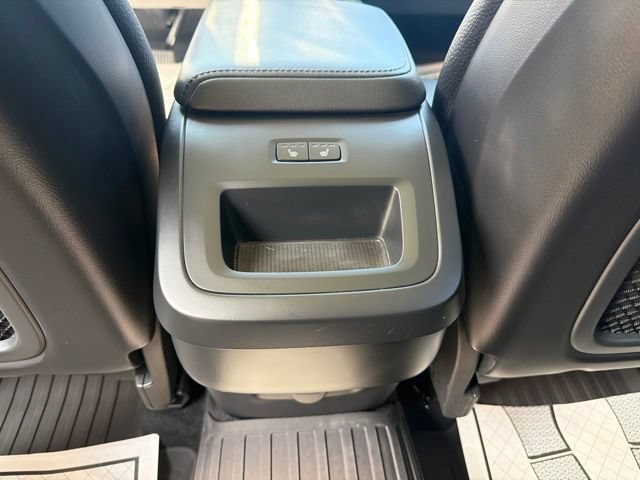 Used 2023 Volvo XC60 B5 Plus w/ Climate Package AWD/4WD image 8