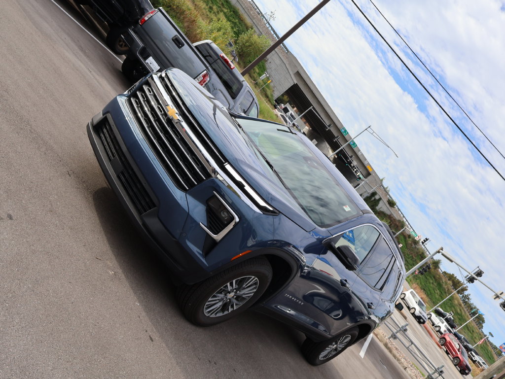 Used 2025 Chevrolet Traverse LT w/ Enhanced Driving Package FWD image 3