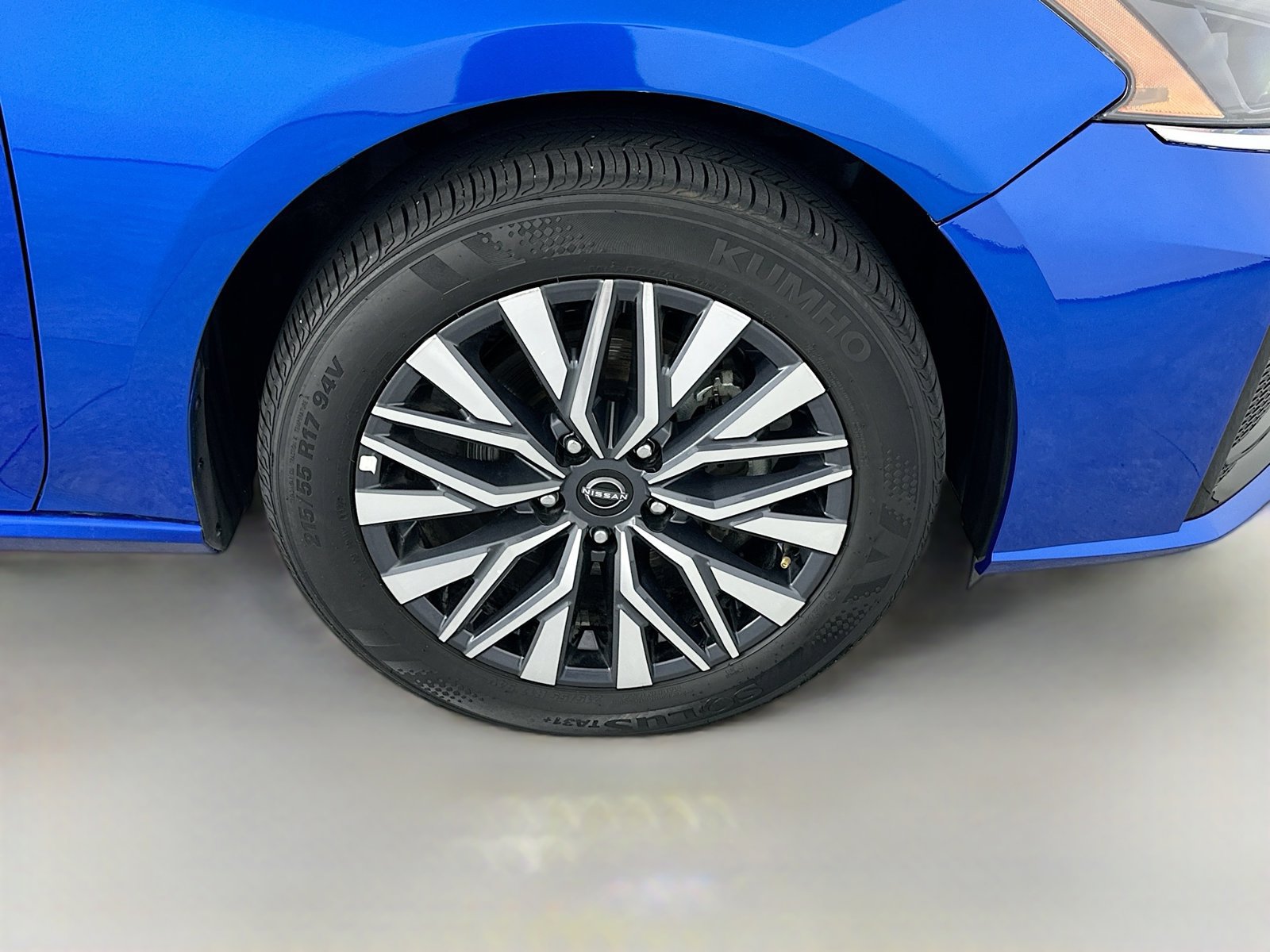 Used 2025 Nissan Altima 2.5 SV AWD/4WD image 33