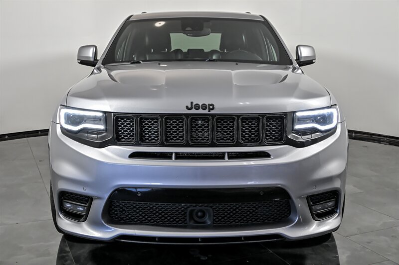 Used 2019 Jeep Grand Cherokee SRT w/ Trailer Tow Group IV AWD/4WD image 4