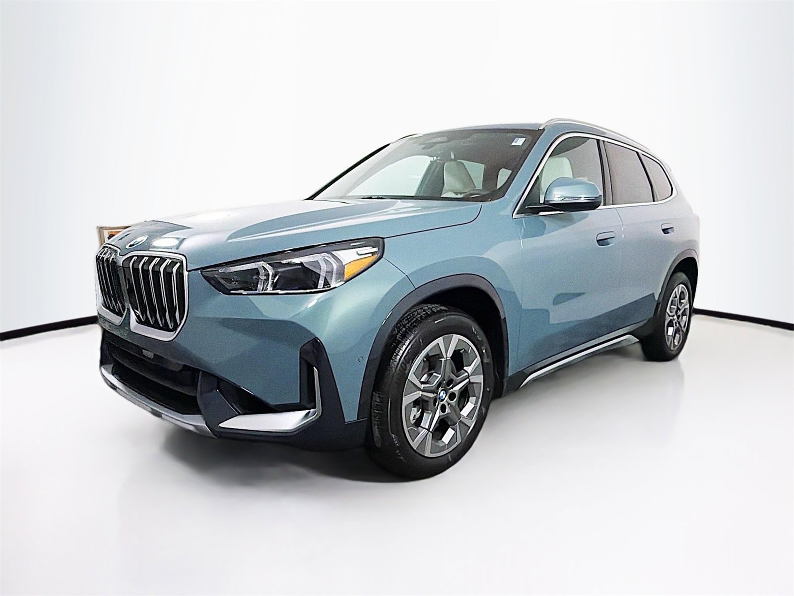 New 2026 BMW X1 xDrive28i w/ Convenience Package image 3
