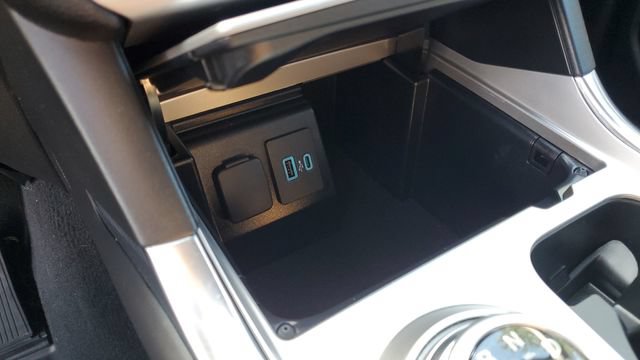 Used 2023 Ford Explorer XLT w/ Equipment Group 202A AWD/4WD image 14