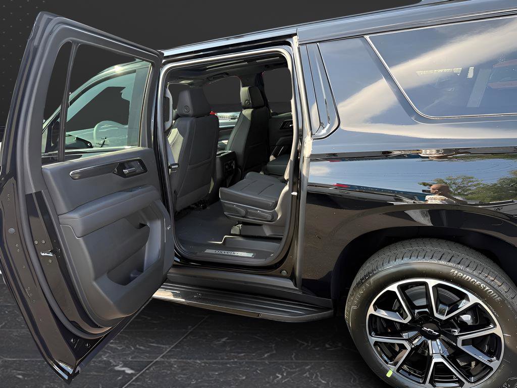 Used 2026 Chevrolet Suburban RST w/ Comfort Package image 15