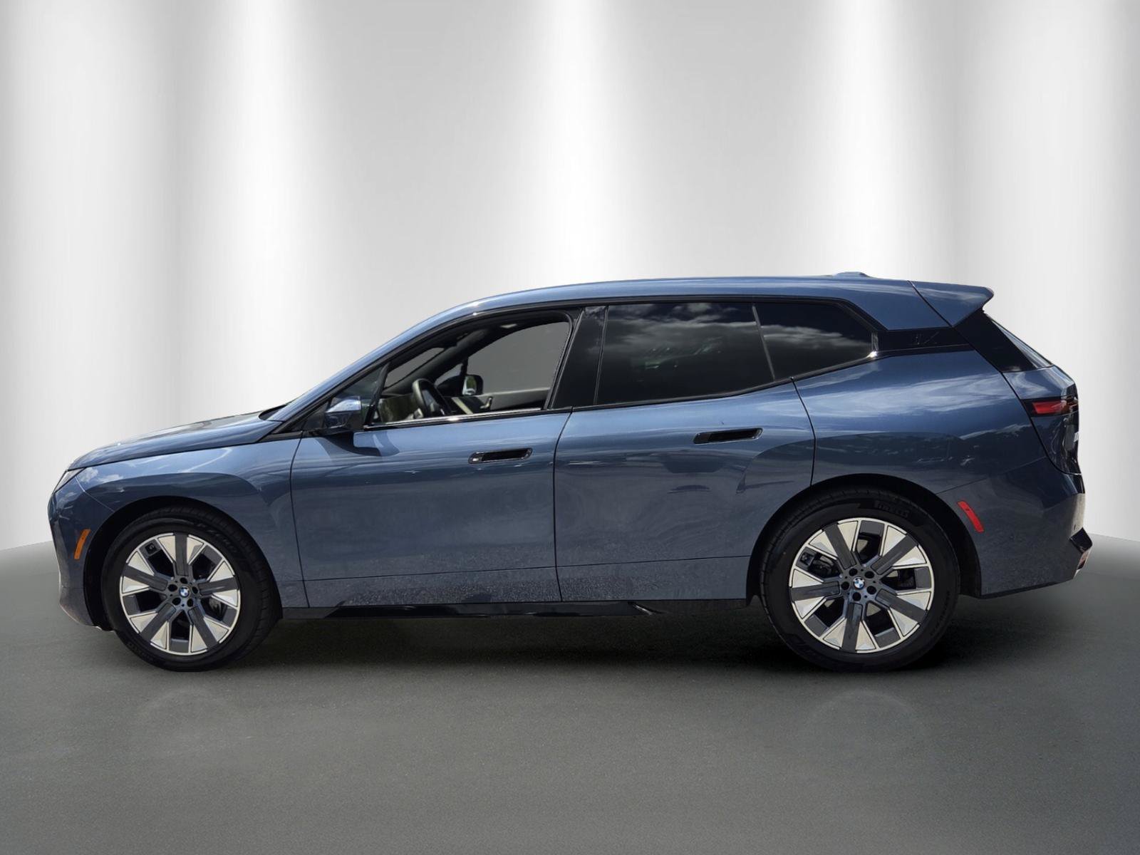 New 2026 BMW iX xDrive45 AWD/4WD image 4