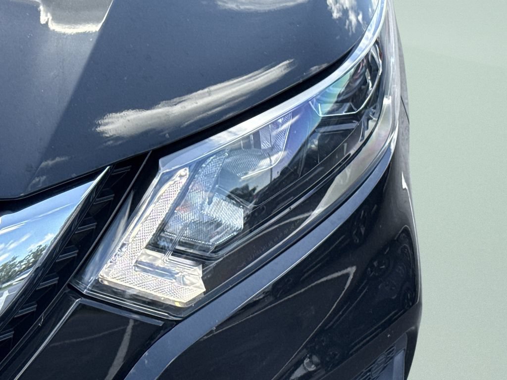 Certified 2022 Nissan Rogue Sport SV FWD image 17