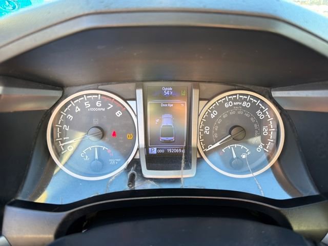 Used 2018 Toyota Tacoma SR5 AWD/4WD image 16