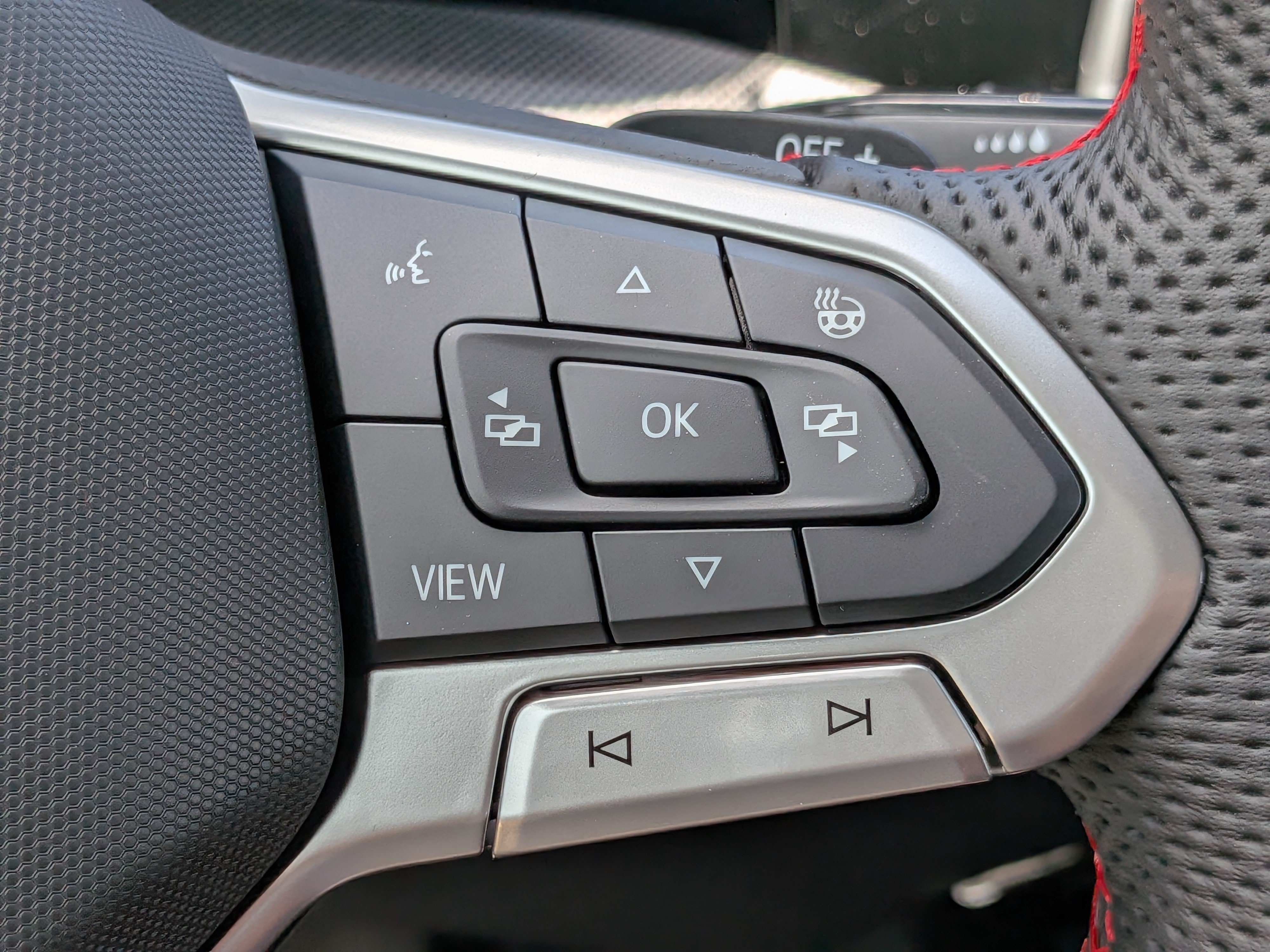 New 2026 Volkswagen GTI SE FWD image 27