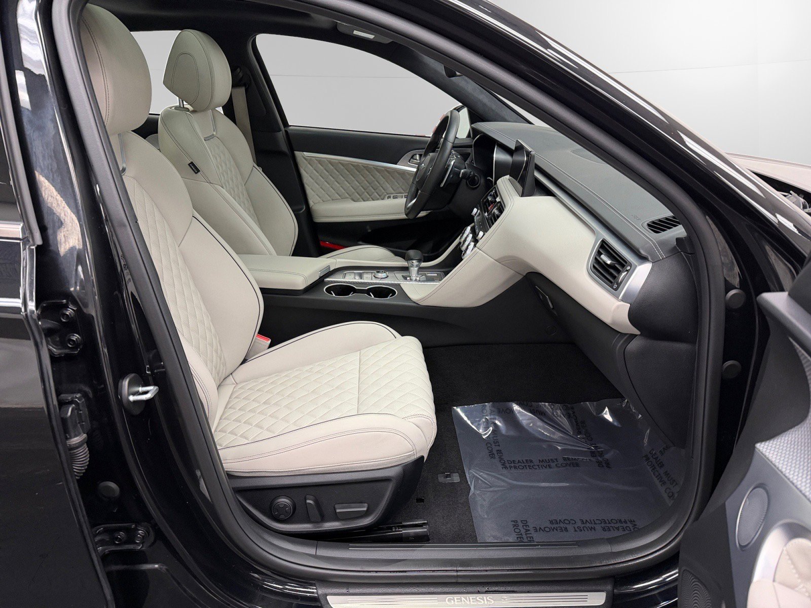 Used 2023 Genesis G70 3.3T w/ Sport Prestige Package image 15