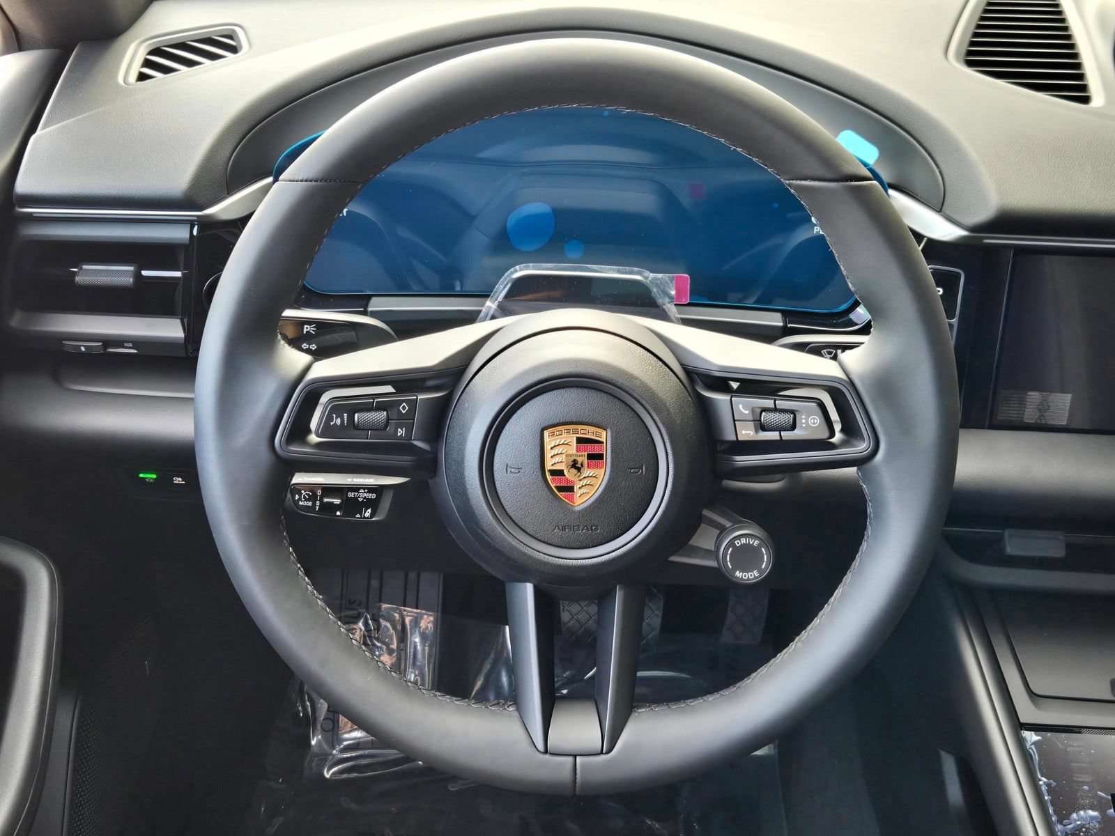 New 2026 Porsche Macan 4 Electric AWD/4WD image 15