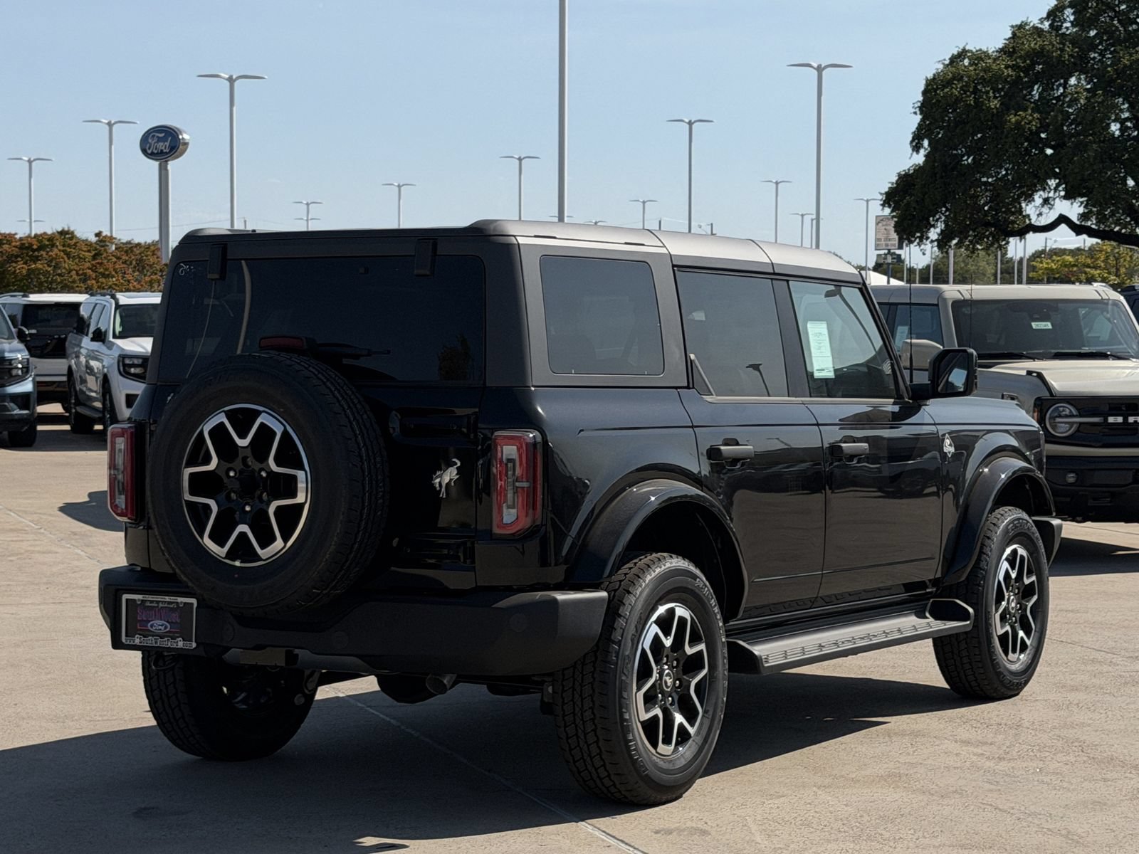 New 2026 Ford Bronco Outer Banks AWD/4WD image 4