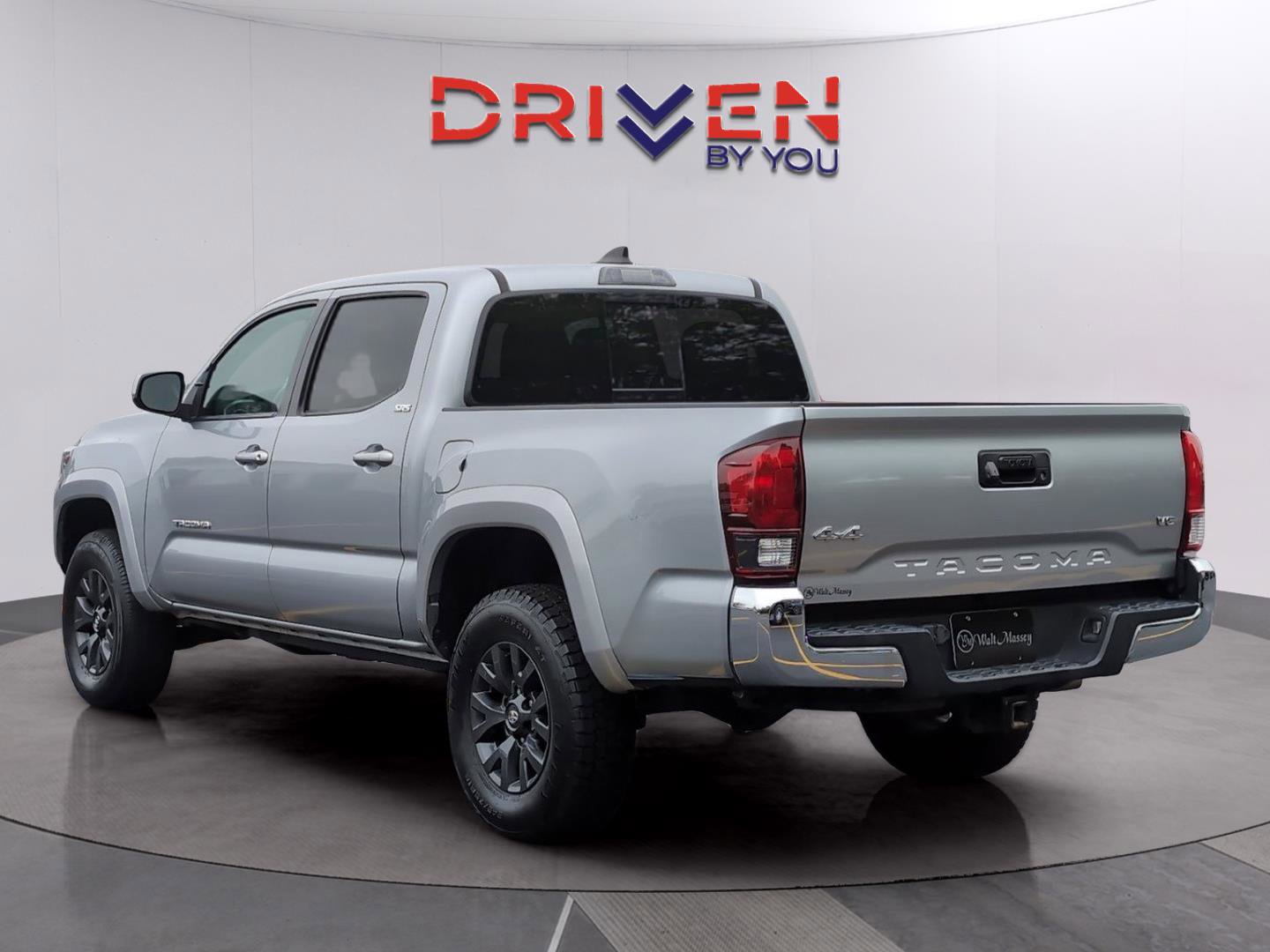 Used 2023 Toyota Tacoma SR5 AWD/4WD image 3