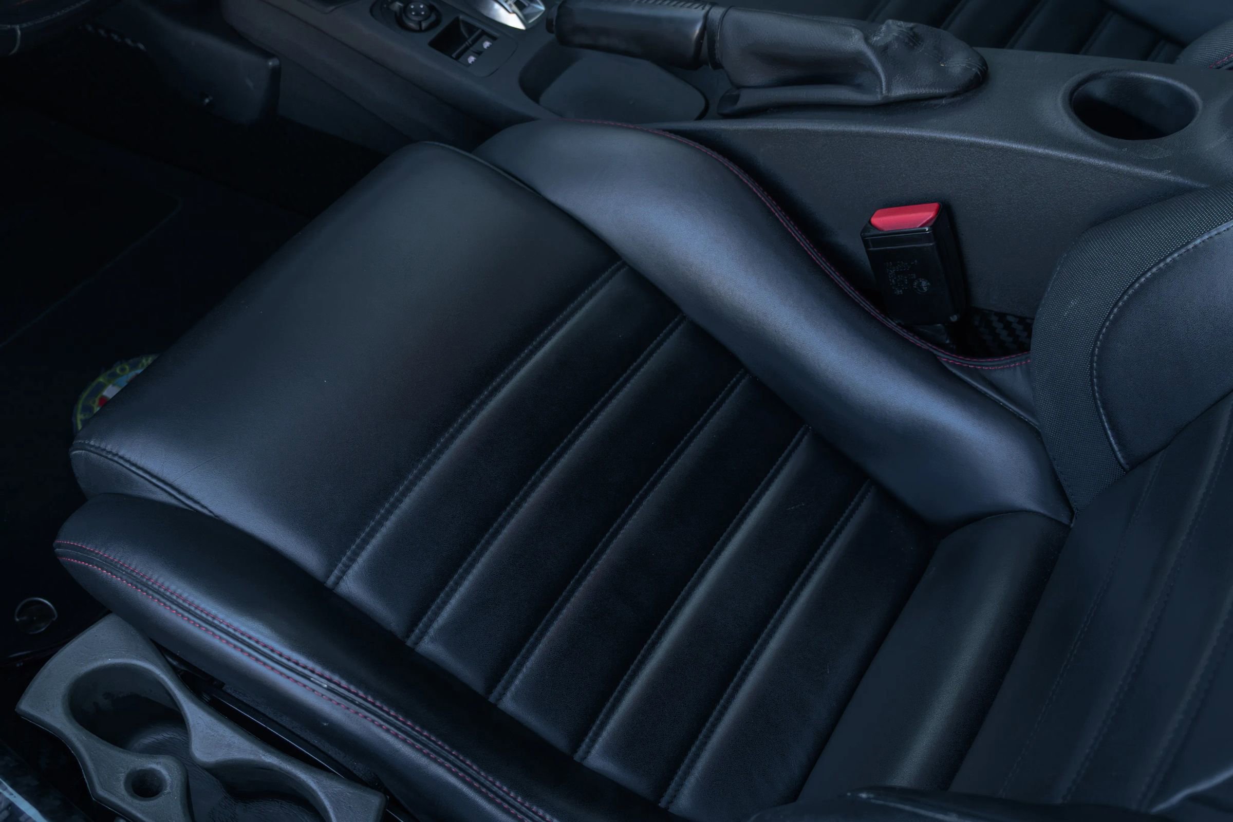 Used 2015 Alfa Romeo 4C Coupe w/ Leather Interior Group RWD image 15