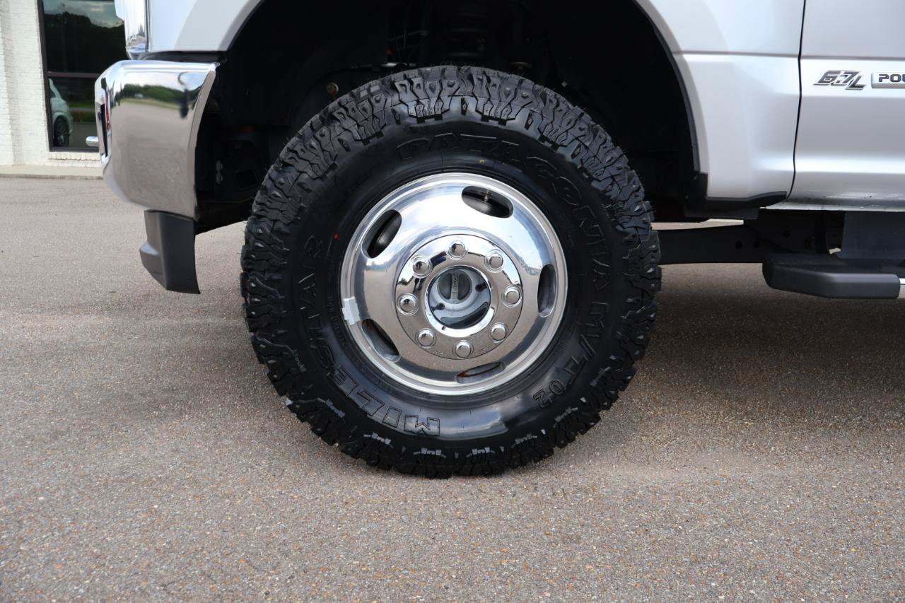 Used 2019 Ford F350 XLT w/ XLT Premium Package AWD/4WD image 15