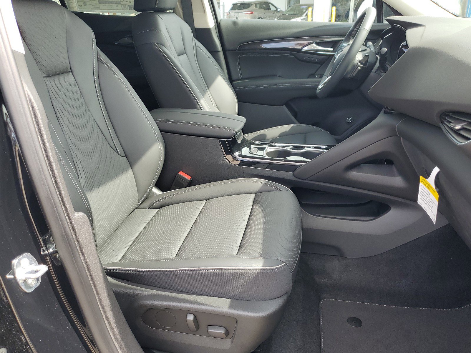 Used 2023 Buick Envision Essence image 10