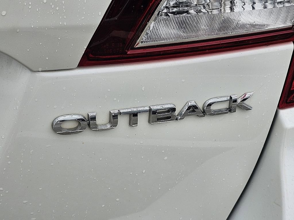 Used 2018 Subaru Outback 2.5i Premium image 13