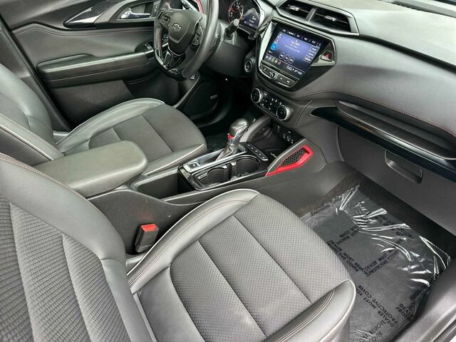 Used 2023 Chevrolet TrailBlazer RS w/ Sun and Liftgate Package FWD image 18