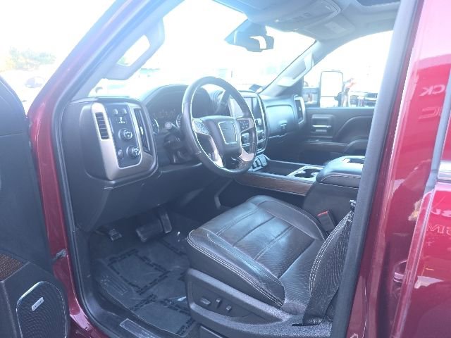 Used 2017 GMC Sierra 3500 Denali w/ Duramax Plus Package AWD/4WD image 17