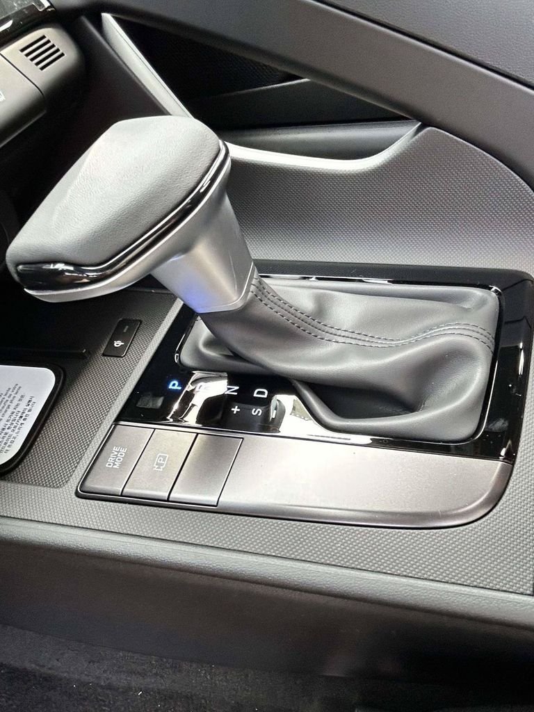New 2026 Hyundai Elantra SEL Sport FWD image 9
