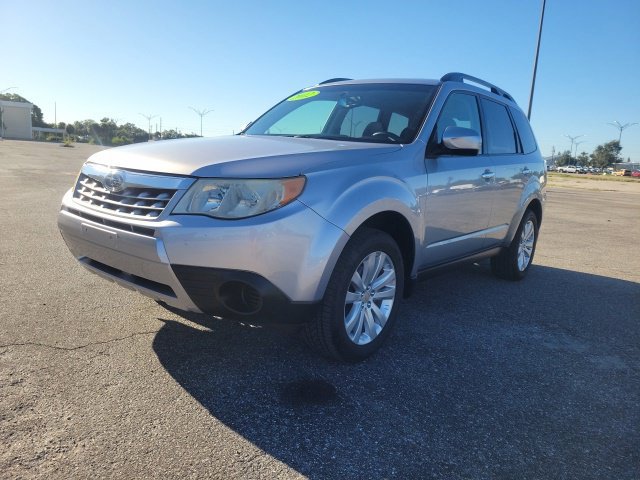 Used 2012 Subaru Forester 2.5X Premium w/ All-Weather Pkg AWD/4WD image 2