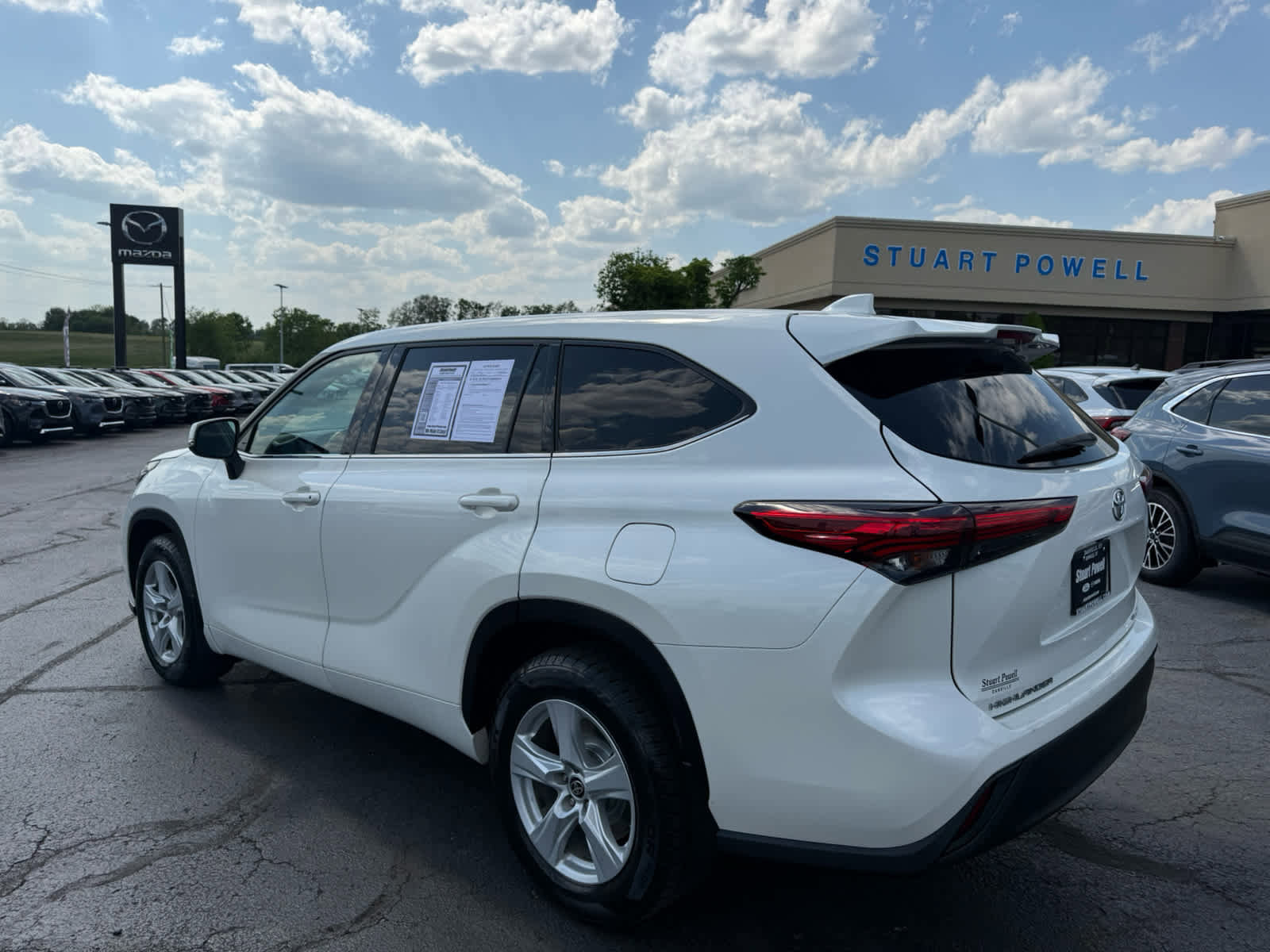 Used 2020 Toyota Highlander LE AWD/4WD image 27
