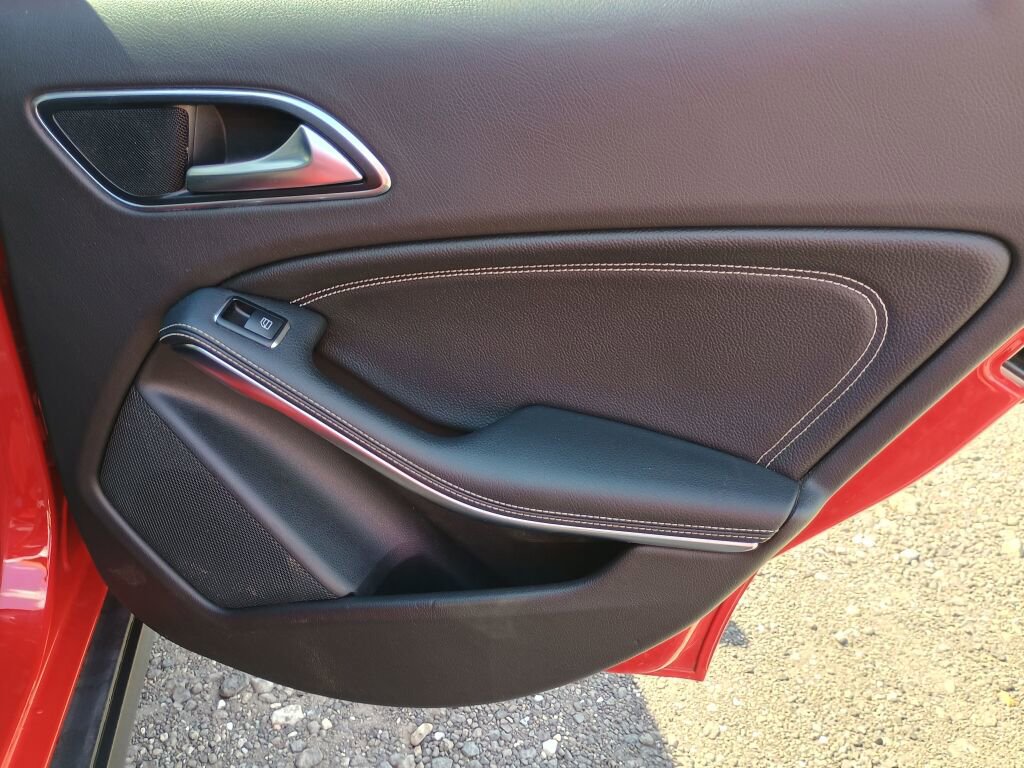 Used 2018 Mercedes-Benz GLA 250 4MATIC image 21