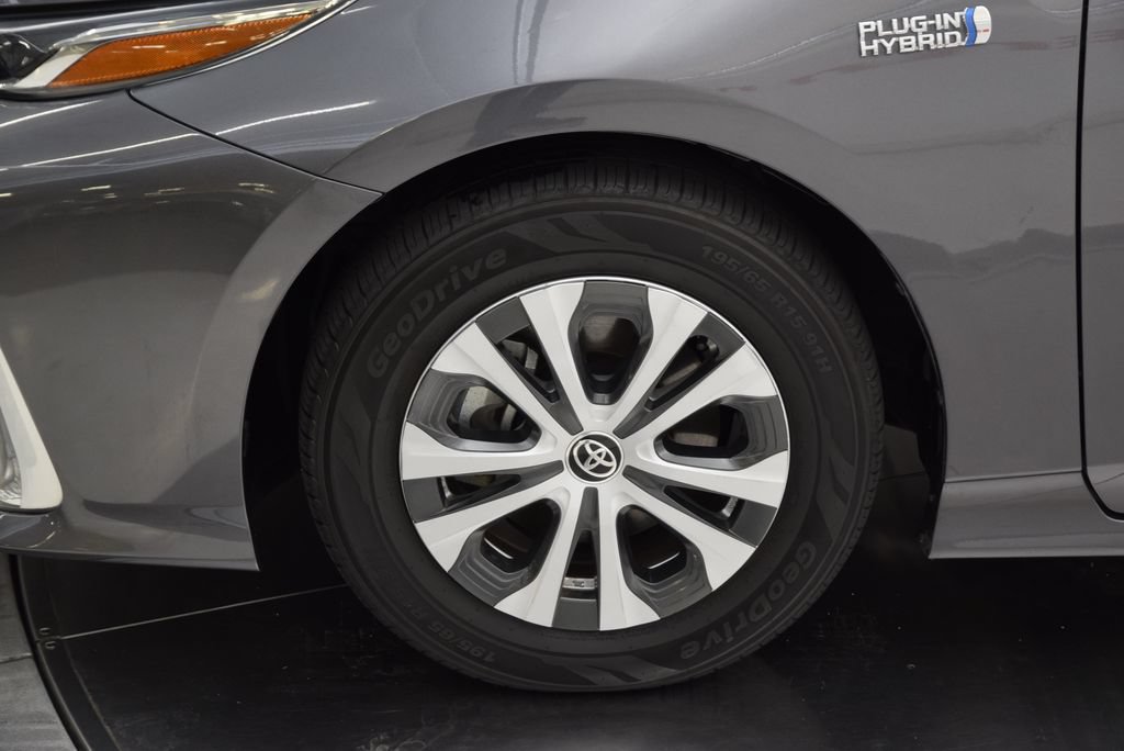 Used 2020 Toyota Prius Prime XLE FWD image 11