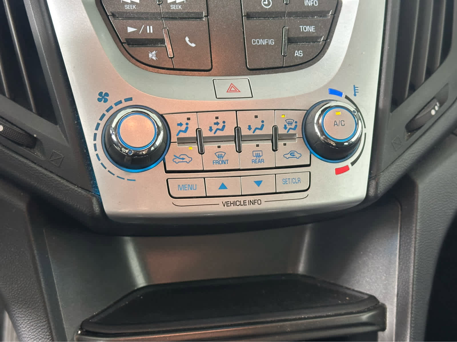 Used 2017 Chevrolet Equinox LT w/ Driver Confidence Package II image 16