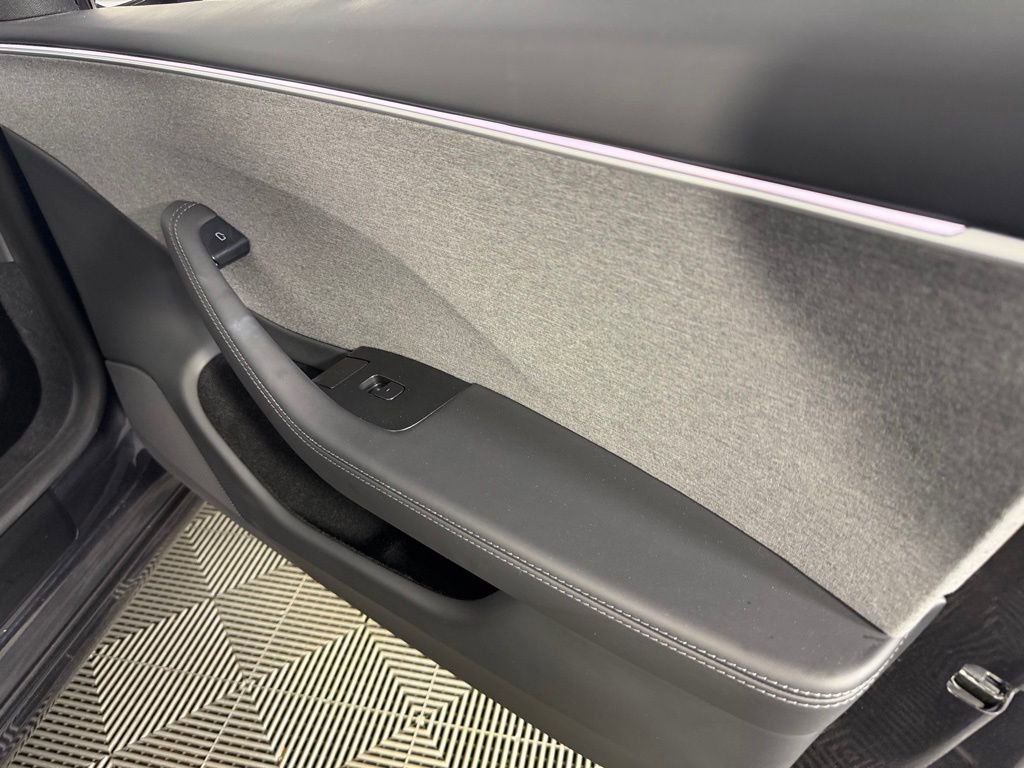 Used 2025 Tesla Model 3 Long Range image 34