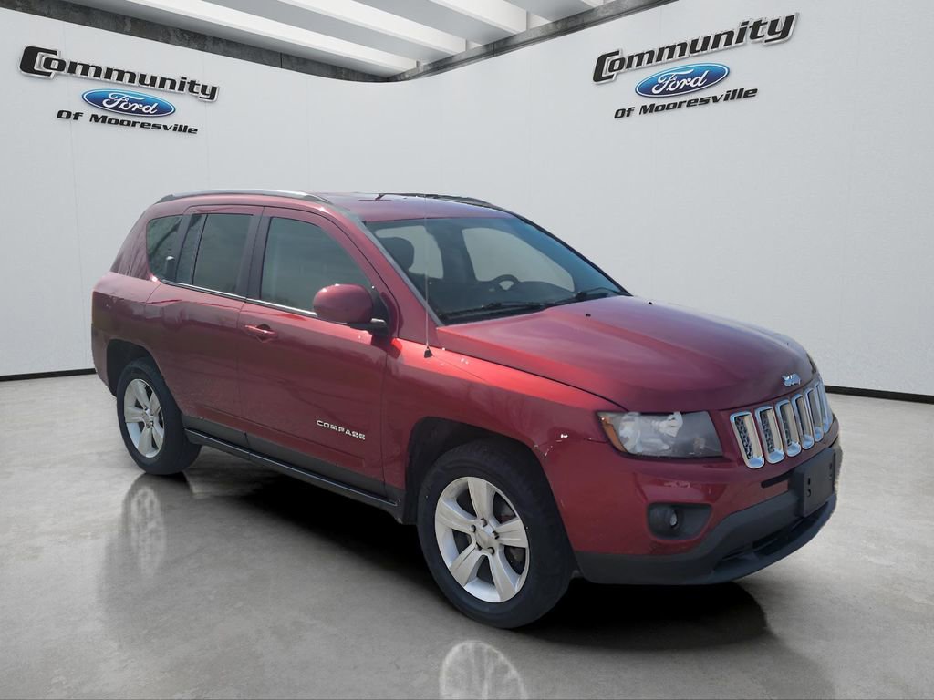 Used 2016 Jeep Compass Latitude image 3