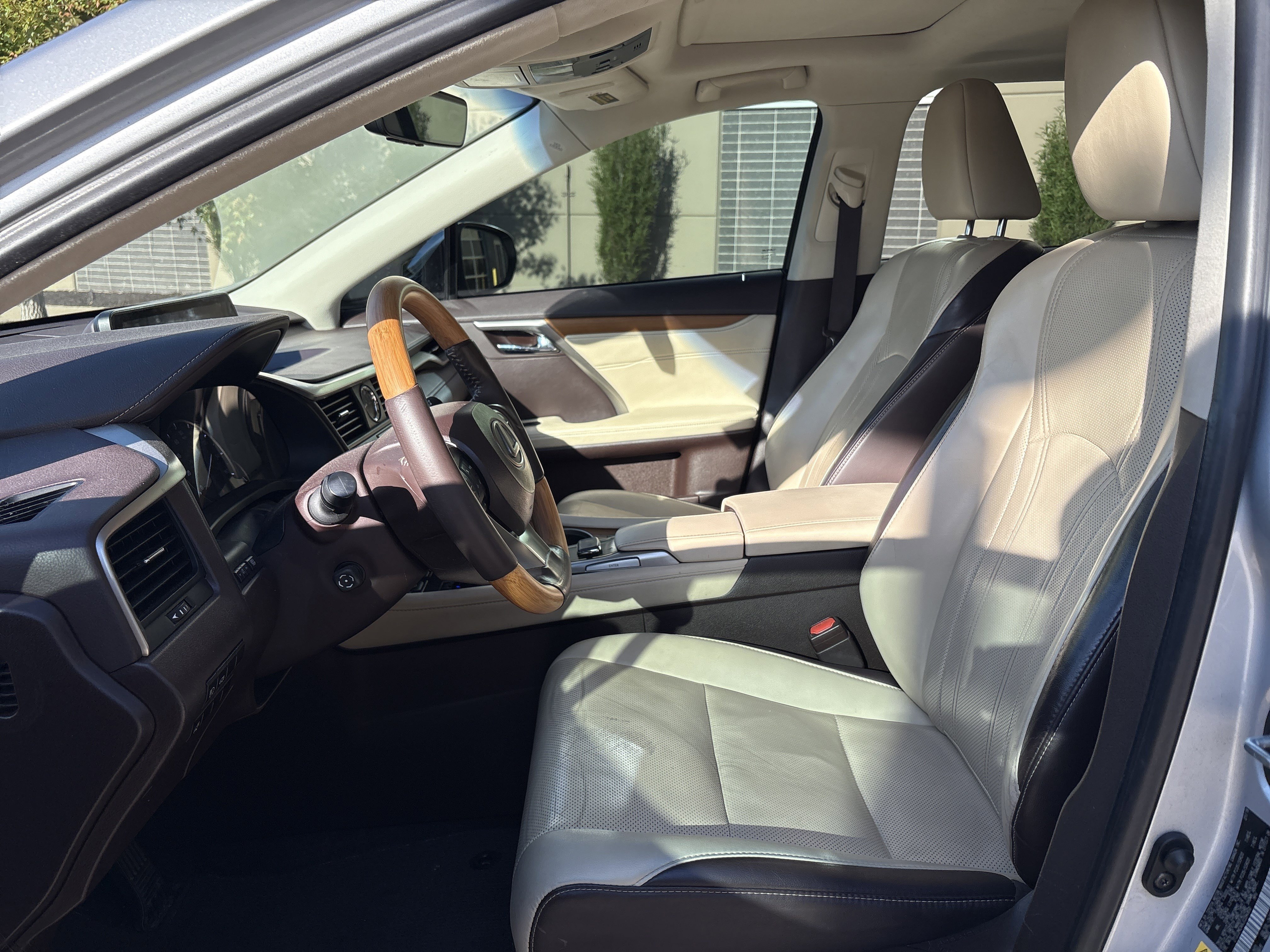 Used 2018 Lexus RX 350 FWD w/ Premium Package image 3