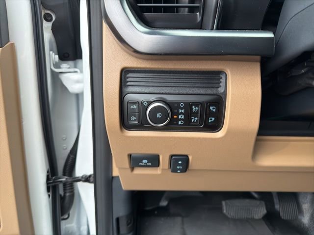 New 2026 Ford F450 Lariat w/ Lariat Premium Package image 24