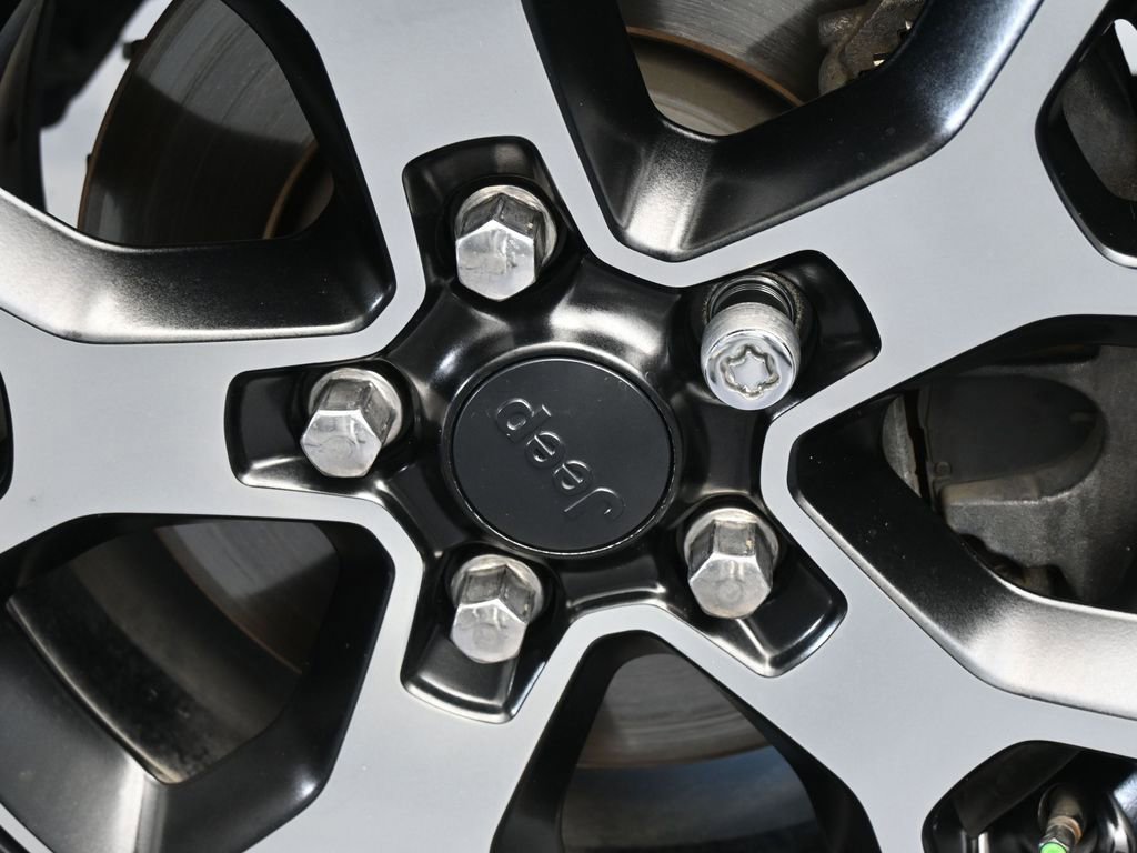 Used 2018 Jeep Wrangler Unlimited Rubicon image 31