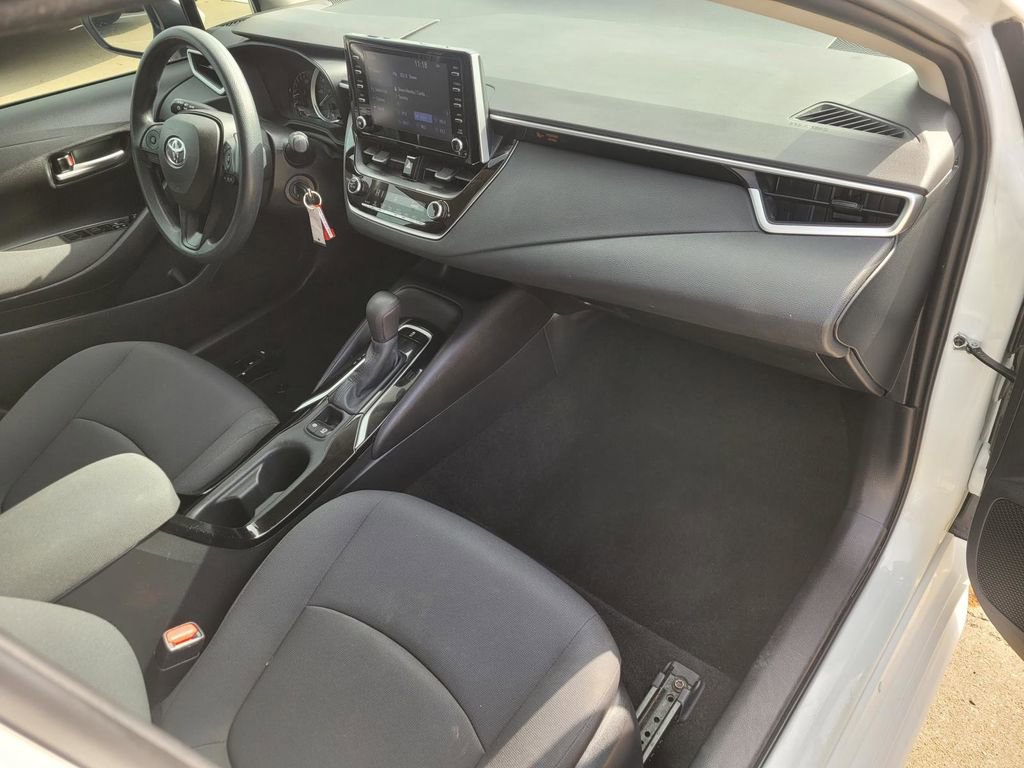 Used 2020 Toyota Corolla LE image 9