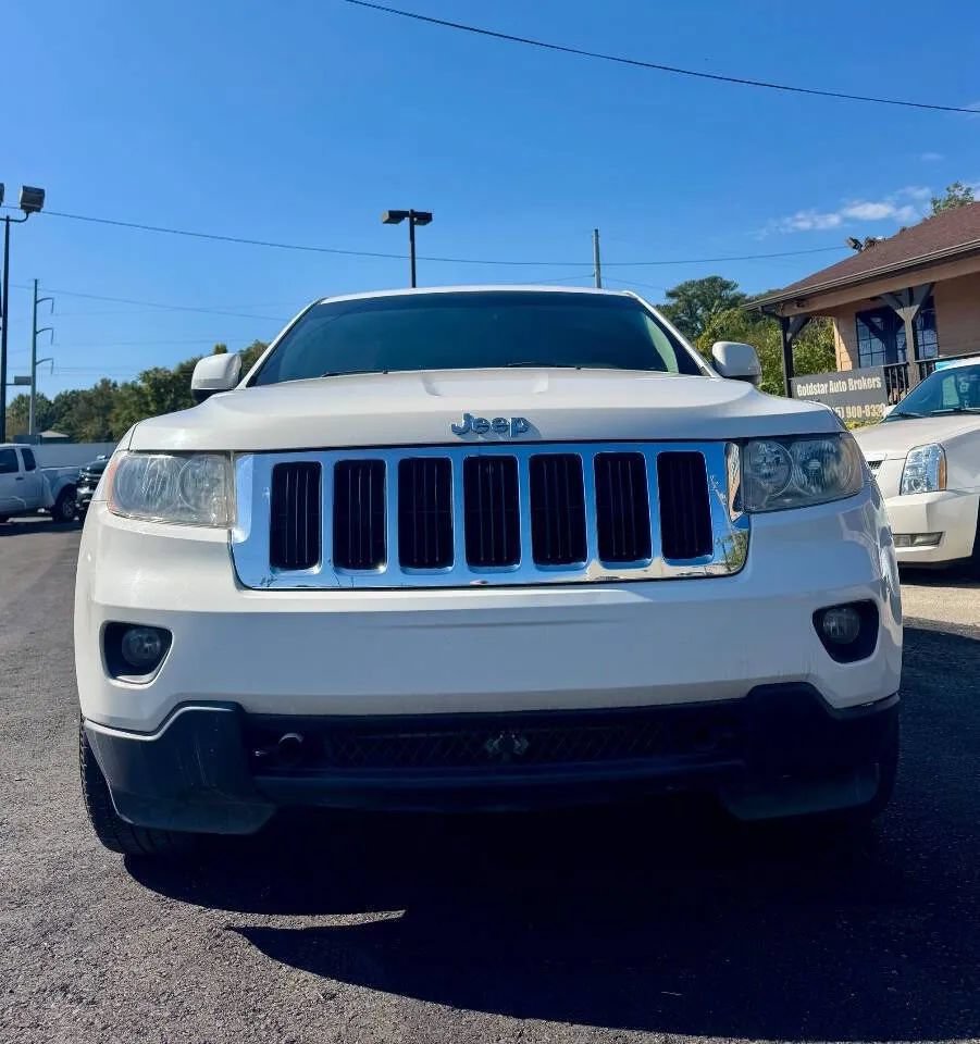 Used 2012 Jeep Grand Cherokee Laredo AWD/4WD image 6