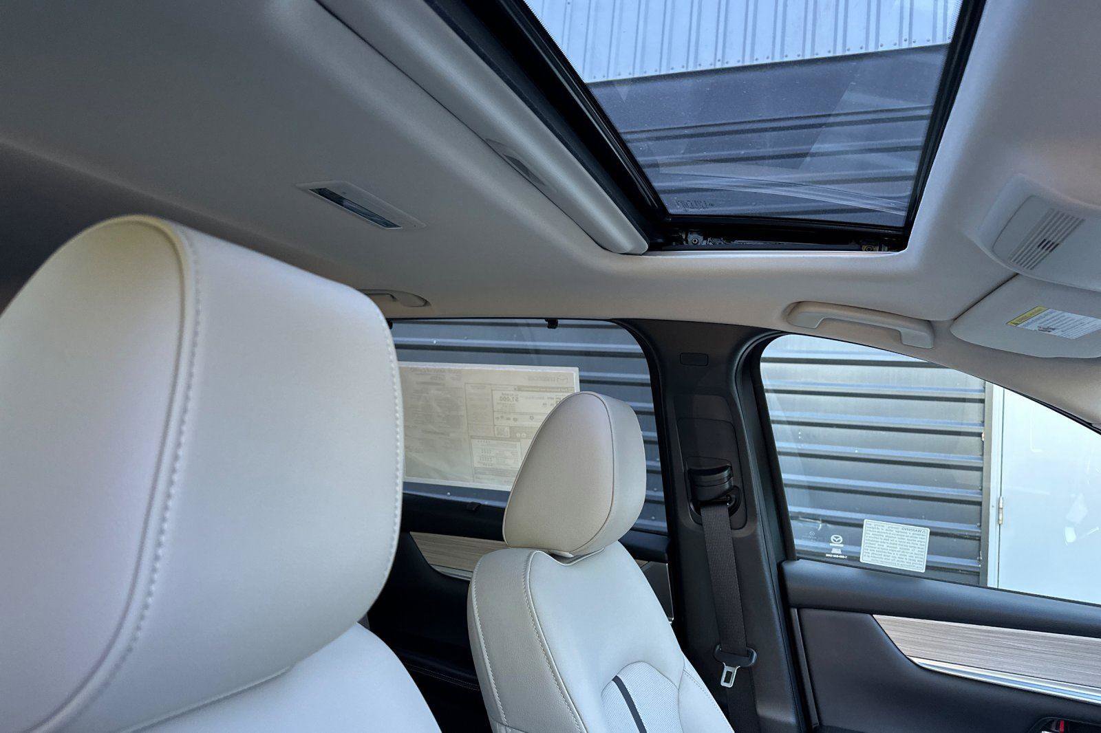 New 2025 MAZDA CX-90 3.3 Turbo w/ Preferred Package image 17