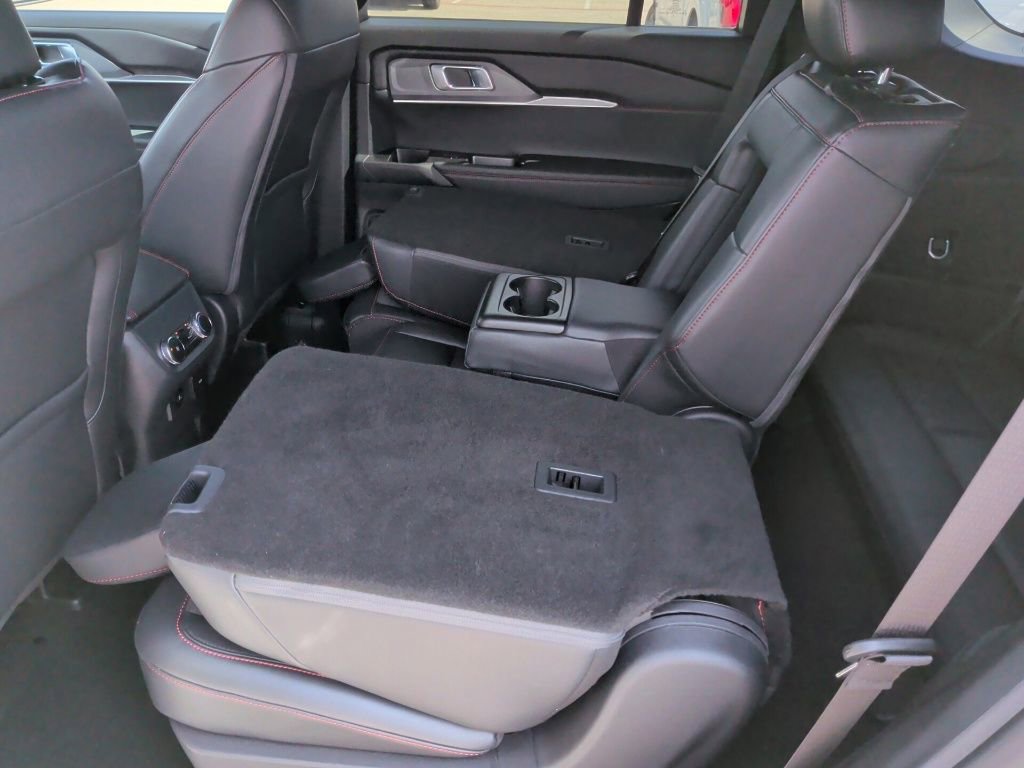 Used 2025 Ford Explorer ST-Line image 41