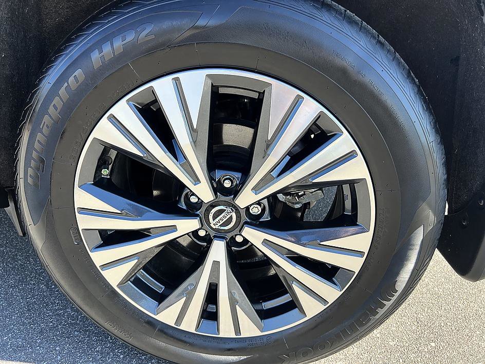 Certified 2021 Nissan Rogue SV w/ Premium Package image 10