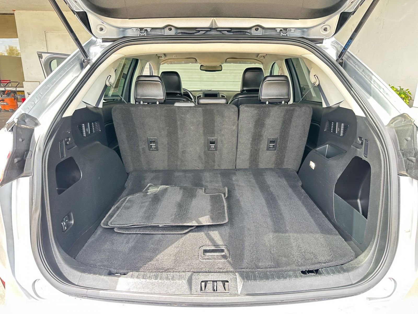 Used 2024 Ford Edge SEL image 31