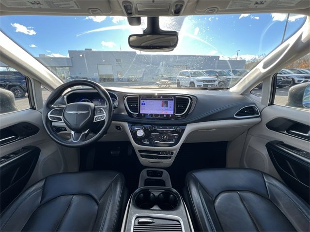 Used 2021 Chrysler Pacifica Touring-L w/ Uconnect Theater Family Group image 14