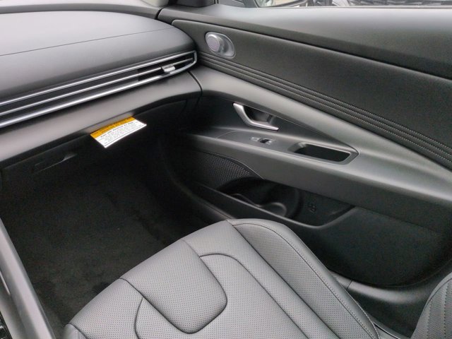 New 2026 Hyundai Elantra Limited FWD image 16