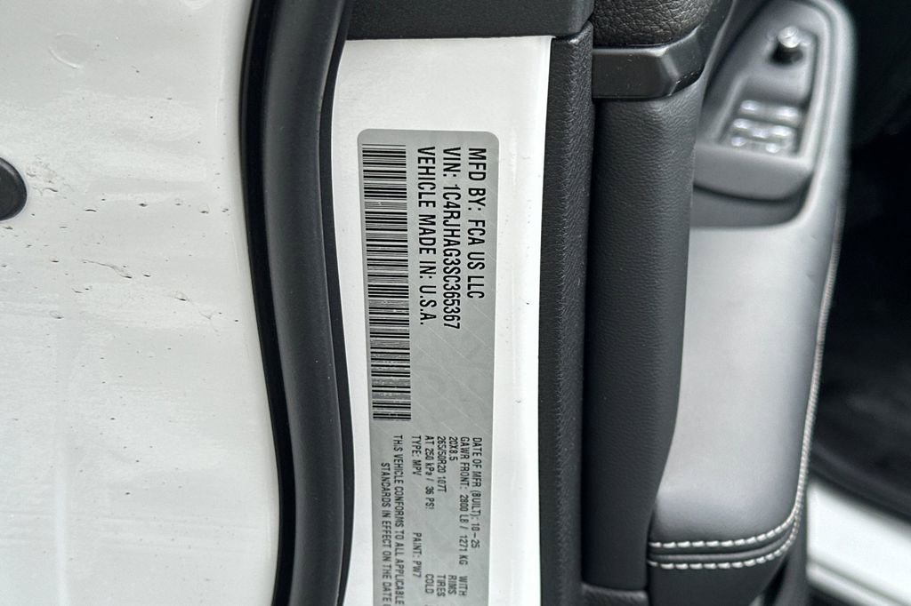 New 2025 Jeep Grand Cherokee Altitude image 28