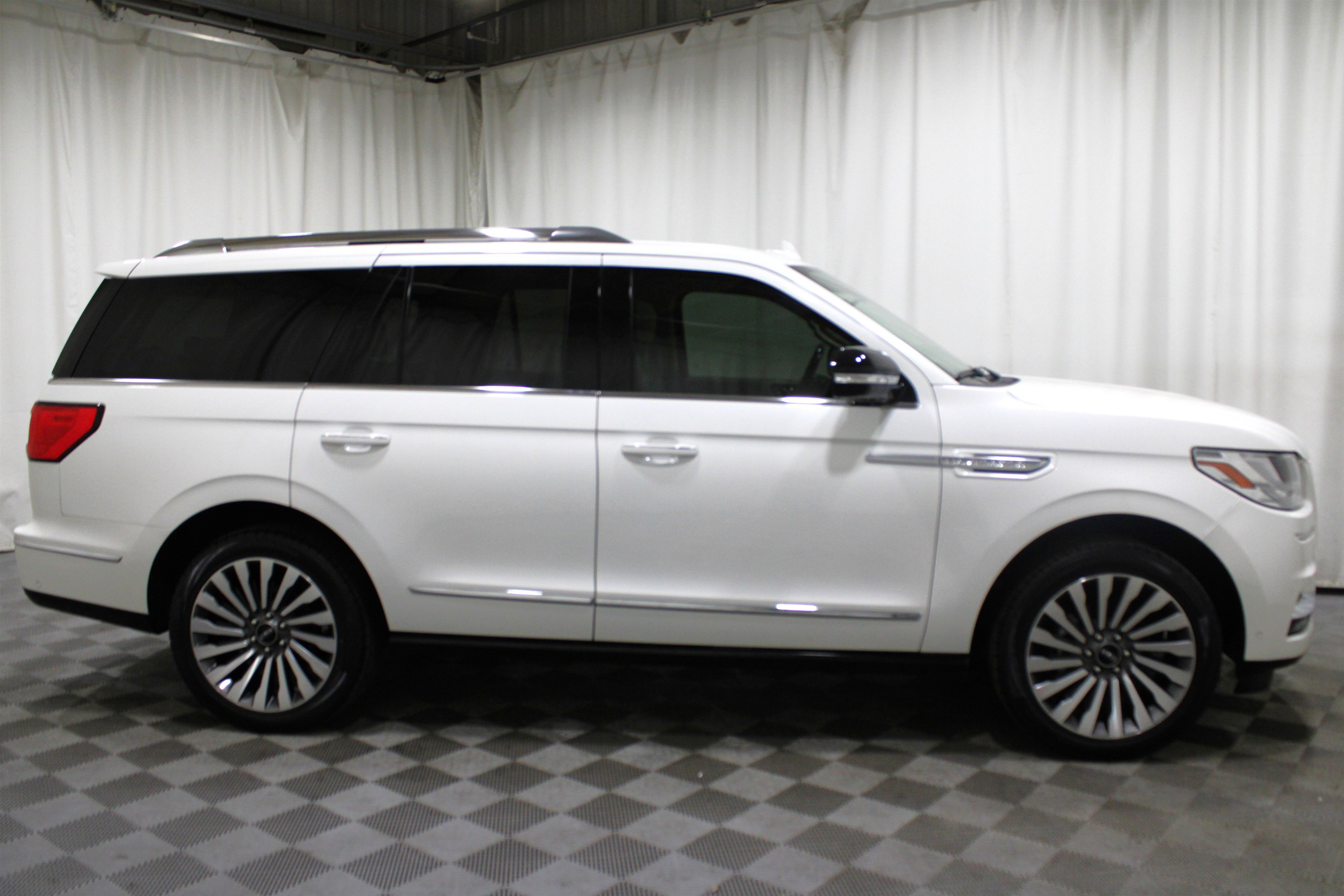 Used 2021 Lincoln Navigator Reserve w/ Luxury Package AWD/4WD image 41
