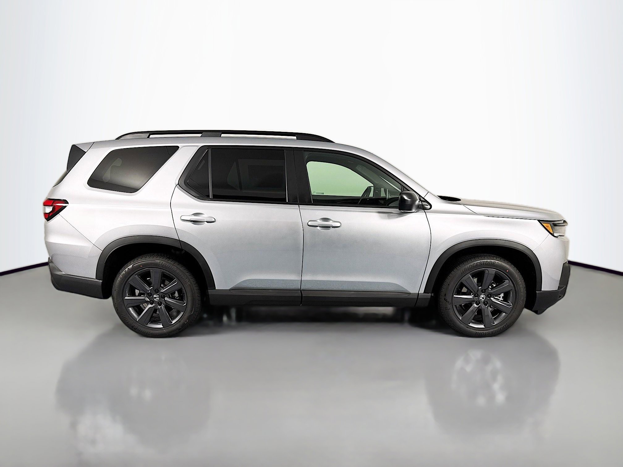 New 2026 Honda Pilot Sport image 4